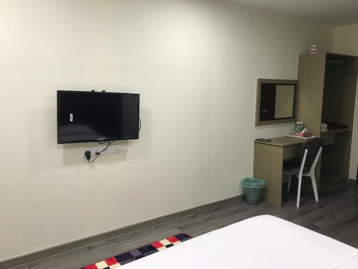 Oyo 90506 Z Stay Inn Hotel Simpang Renggam 외부 사진